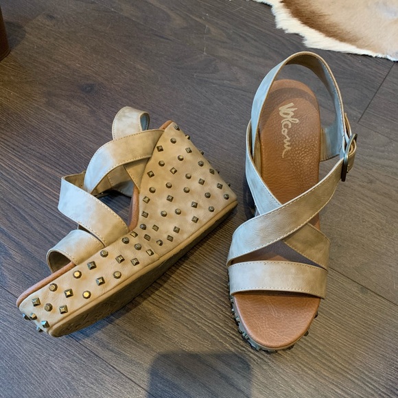 Volcom wedge sandals - Picture 1 of 3